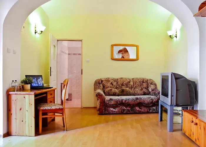 Cieszynski Centrum מלון 3*