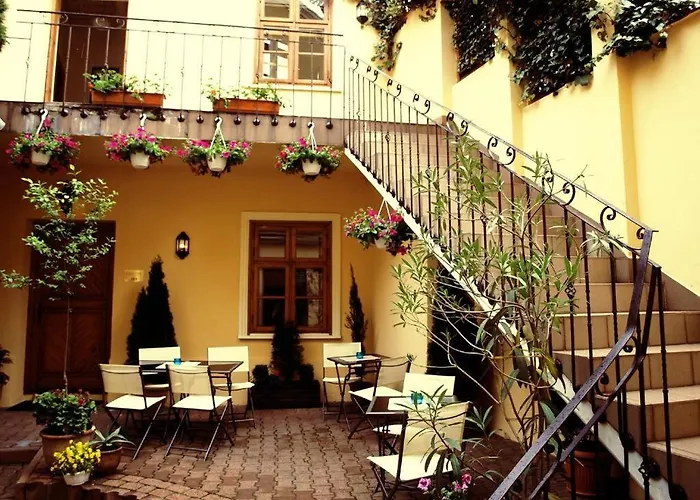 Cieszynski Centrum מלון 3*